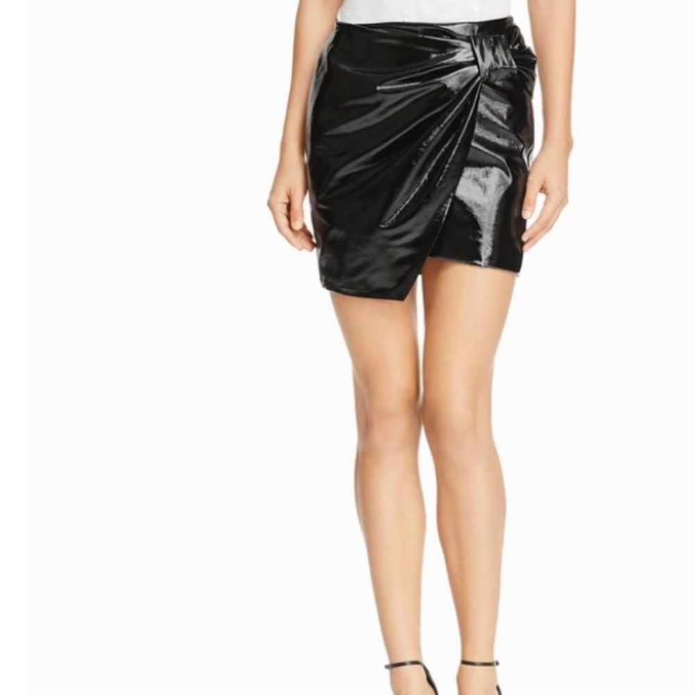 Sunset & Spring Black Patent bow mini skirt. Size XS nwt